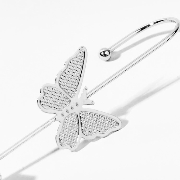 ⚜️[𝟯/$𝟭𝟴]⚜️Butterfly Silver Rhinestone Ear Hook NEW - Picture 3 of 10